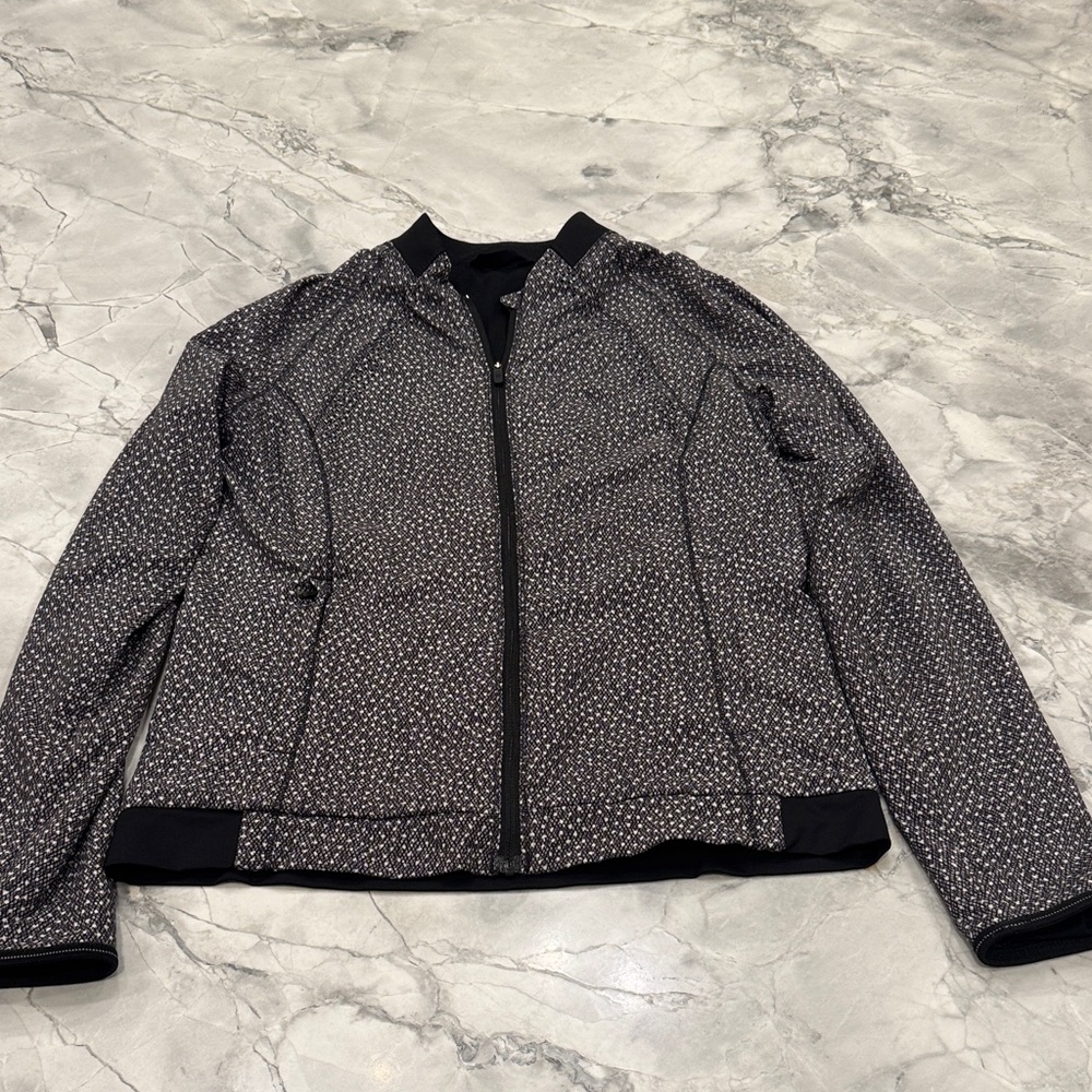 Lululemon Black and White Patterned Jacket Size 4